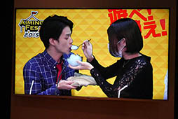 画像ギャラリー No.007のサムネイル画像 / 「AIMING FES 2015」第一回公開生放送の模様をレポート。デニス植野さんと松下さん，人気生主らがAimingのゲームにちなんだミニゲームで対決