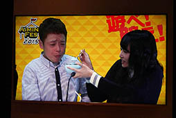 画像ギャラリー No.008のサムネイル画像 / 「AIMING FES 2015」第一回公開生放送の模様をレポート。デニス植野さんと松下さん，人気生主らがAimingのゲームにちなんだミニゲームで対決