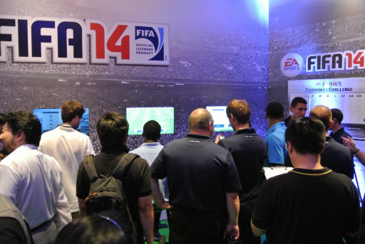 画像ギャラリー No.020のサムネイル画像 / 香港で行われた「FIFA 14」プレビューイベントをレポート。アグエロ選手やレスコット選手らが参戦したゲーム大会や「ULTIMATE TEAM」最新情報も