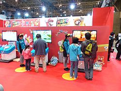 画像ギャラリー No.019のサムネイル画像 / 最新ゲームがズラリとならんだ「ジャンプフェスタ2014」レポート。スクウェア・エニックス，任天堂，ポケモン，SCEなど，主要ブースを紹介