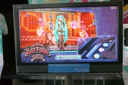 画像ギャラリー No.008のサムネイル画像 / 新基板に対応した「初音ミク Project DIVA Arcade Future Tone」がプレイアブル出展。「GUILTY GEAR Xrd -SIGN-」もプレイできた「SEGA PRIVATE SHOW 2013」レポート
