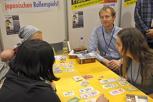 画像ギャラリー No.001のサムネイル画像 / ［SPIEL'18］グループSNEの安田 均氏に聞く，2018年のアナログゲーム事情。キーワードは「ミステリ」「書き込み」「シリーズ化」