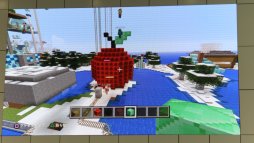 画像ギャラリー No.017のサムネイル画像 / 「Minecraft」の参加型イベント「1,000人でつくる！“夢の日本”プロジェクト ファイナル！」レポート。小学生達が創意工夫で作った建造物を披露