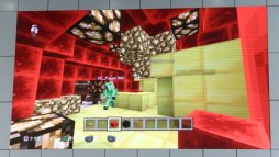 画像ギャラリー No.018のサムネイル画像 / 「Minecraft」の参加型イベント「1,000人でつくる！“夢の日本”プロジェクト ファイナル！」レポート。小学生達が創意工夫で作った建造物を披露