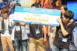 画像ギャラリー No.044のサムネイル画像 / 「ガンスリンガーストラトス2」公式大会「GUNSLINGER’S BATTLE ARENA -HOPE-」をレポート。優勝チーム「にょん」のミニインタビューも掲載