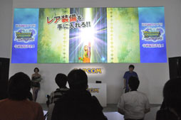 画像ギャラリー No.003のサムネイル画像 / ［TGS 2013］ザ・たっちが片手操作でリオレウスを撃破!?　「MONSTER HUNTER SMART」実機プレイも披露されたモンハン新作アプリのステージをレポート