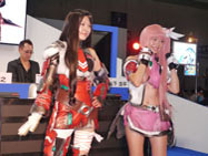 画像ギャラリー No.022のサムネイル画像 / [TGS 2013]「ファンタシースター ノヴァ」のステージイベントをレポート。“声を掛け合える距離感”を意識して開発を進めるキーパーソン3人が思いを語った