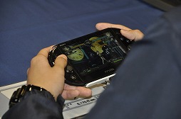 画像ギャラリー No.004のサムネイル画像 / 「ファンタシースター ノヴァ」「電撃文庫 FIGHTING CLIMAX」「シャイニング・レゾナンス」がプレイアブル出展された体験会レポート。各プロデューサーへの合同インタビューも掲載