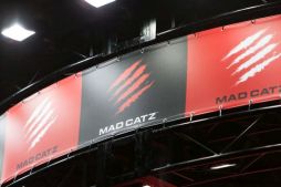 画像ギャラリー No.001のサムネイル画像 / ［TGS 2014］Mad Catzブースで開催された「GUILTY GEAR Xrd -SIGN-」「P4U2」のエキシビションマッチフォトレポート