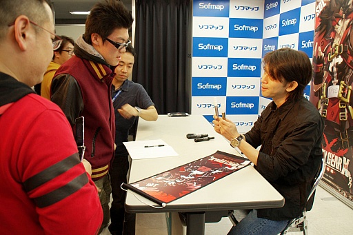 画像ギャラリー No.019のサムネイル画像 / 「GUILTY GEAR Xrd -SIGN-」発売記念イベントをレポート。石渡太輔氏によるサイン会はかなりの“おもてなし仕様”