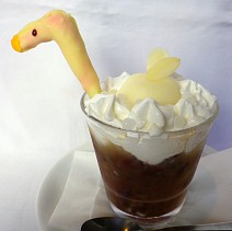 画像ギャラリー No.008のサムネイル画像 / 「おしおき☆パンチガール!!!」とキュアメイドカフェのコラボが11月29日から秋葉原で開催。アイドルによる“おしおき”も