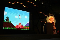 画像ギャラリー No.009のサムネイル画像 / ［TGS 2013］有野課長が自らデモプレイを披露。「ゲームセンターCX 3丁目の有野」のステージイベントをレポート