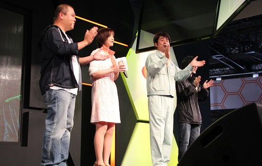 画像ギャラリー No.018のサムネイル画像 / ［TGS 2013］有野課長が自らデモプレイを披露。「ゲームセンターCX 3丁目の有野」のステージイベントをレポート
