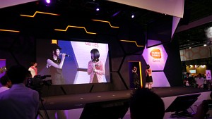 画像ギャラリー No.008のサムネイル画像 / ［TGS2013］悠木 碧さんと水橋かおりさんが魔女を撃破？　「劇場版 まどか☆マギカ The Battle Pentagram 始まりの発表会」レポート。12月19日に発売決定