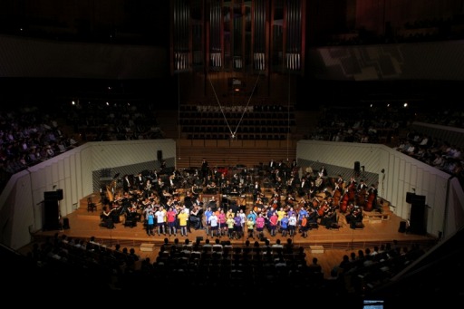 画像ギャラリー No.016のサムネイル画像 / 「GAME SYMPHONY JAPAN 23rd CONCERT 〜PlayStationを彩るJAPAN Studio音楽祭2017〜」レポート。PlayStation名作の楽曲をオーケストラが演奏。トロ&クロやパラッパ,ピポサルも登場!