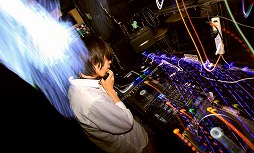 画像ギャラリー No.003のサムネイル画像 / 「DEEMO」のピアノ演奏会が10月6日に銀座のヤマハホールで開催決定。演奏者はピアノアレンジCDで編曲・演奏を担当した朝香智子さん