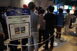 画像ギャラリー No.003のサムネイル画像 / 64チームが頂点を競う極限の戦い。「機動戦士ガンダムEXVS. MAXI BOOST」全国大会「PREMIUM DOGFIGHT 2015」決勝大会レポート