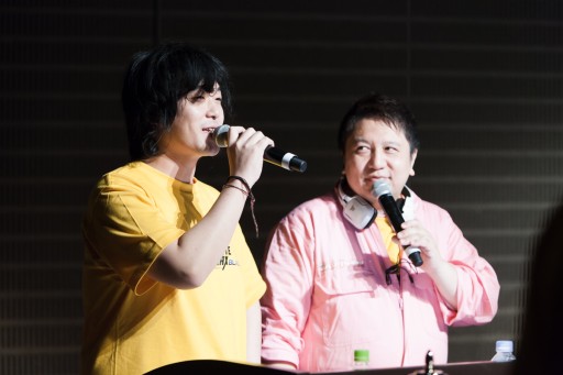 画像ギャラリー No.002のサムネイル画像 / セガ主催の格ゲーイベント「D-1 ULTIMATE CLIMAX BLADE」決勝大会フォトレポート。「ブレードアークス」「DOA5UA」「電撃FC」の頂点が決定