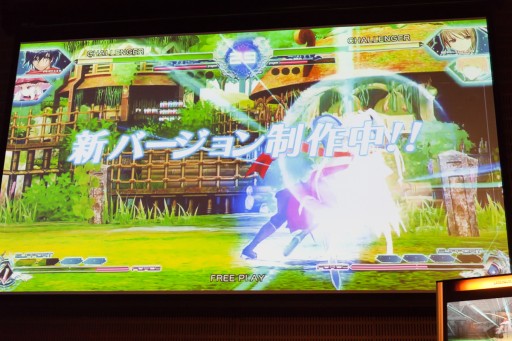 画像ギャラリー No.026のサムネイル画像 / セガ主催の格ゲーイベント「D-1 ULTIMATE CLIMAX BLADE」決勝大会フォトレポート。「ブレードアークス」「DOA5UA」「電撃FC」の頂点が決定