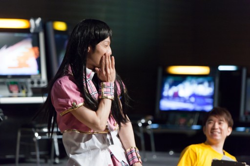 画像ギャラリー No.028のサムネイル画像 / セガ主催の格ゲーイベント「D-1 ULTIMATE CLIMAX BLADE」決勝大会フォトレポート。「ブレードアークス」「DOA5UA」「電撃FC」の頂点が決定