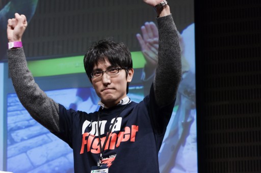 画像ギャラリー No.041のサムネイル画像 / セガ主催の格ゲーイベント「D-1 ULTIMATE CLIMAX BLADE」決勝大会フォトレポート。「ブレードアークス」「DOA5UA」「電撃FC」の頂点が決定