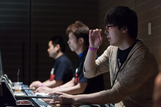 画像ギャラリー No.055のサムネイル画像 / セガ主催の格ゲーイベント「D-1 ULTIMATE CLIMAX BLADE」決勝大会フォトレポート。「ブレードアークス」「DOA5UA」「電撃FC」の頂点が決定