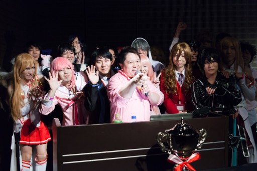 画像ギャラリー No.069のサムネイル画像 / セガ主催の格ゲーイベント「D-1 ULTIMATE CLIMAX BLADE」決勝大会フォトレポート。「ブレードアークス」「DOA5UA」「電撃FC」の頂点が決定