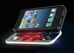 画像ギャラリー No.015のサムネイル画像 / ［TGS 2013］会場で見つけたiPhone用ゲームコントローラ「Bladepad」を紹介。スライド式で持ち運びラクチン，ボタンもなかなか本格派