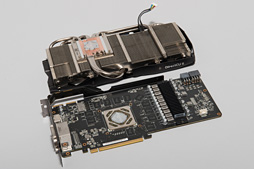画像ギャラリー No.007のサムネイル画像 / ASUSのRadeon R9 280X&270Xカスタムモデルを試す。オリジナル基板とクロックアップ設定にはどれだけの価値があるか