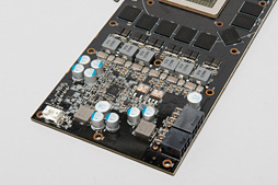 画像ギャラリー No.026のサムネイル画像 / ASUSとGIGABYTEのオリジナルデザイン版「Radeon R9 290X」カードをテスト。GPUクーラーの実力は甲乙つけがたい