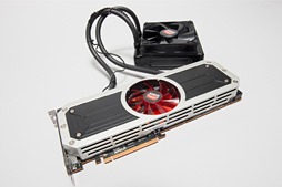 画像ギャラリー No.003のサムネイル画像 / ［COMPUTEX］PowerColor，世界初となる空冷R9 295X2仕様の新型「Devil 13」カードを展示