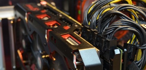 画像ギャラリー No.007のサムネイル画像 / ［COMPUTEX］PowerColor，世界初となる空冷R9 295X2仕様の新型「Devil 13」カードを展示