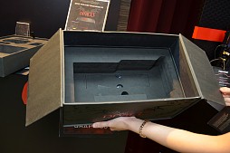 画像ギャラリー No.013のサムネイル画像 / ［COMPUTEX］PowerColor，世界初となる空冷R9 295X2仕様の新型「Devil 13」カードを展示