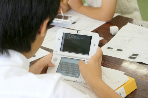 画像ギャラリー No.001のサムネイル画像 / ニンテンドー3DS「プチコン3号 SmileBASIC」を使った中学校の授業から見えてきた“義務教育過程におけるプログラミング教育の意義と課題”