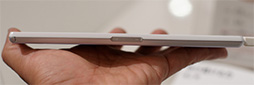 画像ギャラリー No.031のサムネイル画像 / 三辺狭額縁デザインが魅力のAQUOS ZETAやXperia Z2 Tabletをじっくりチェック。NTTドコモ2014夏モデルスマートフォンテストレポート(後編)