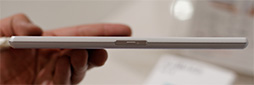 画像ギャラリー No.032のサムネイル画像 / 三辺狭額縁デザインが魅力のAQUOS ZETAやXperia Z2 Tabletをじっくりチェック。NTTドコモ2014夏モデルスマートフォンテストレポート(後編)