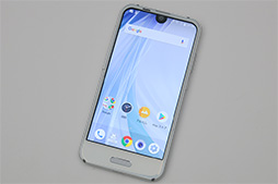 画像ギャラリー No.002のサムネイル画像 / シャープ製スマートフォン「AQUOS R Compact」レビュー。ゲームもけっこういける小型で高性能な端末だ