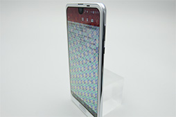 画像ギャラリー No.031のサムネイル画像 / 【PR】シャープの新世代ハイエンドスマートフォン「AQUOS R2」が登場。“R”を超えたディスプレイや高性能の秘密とは