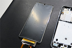 画像ギャラリー No.032のサムネイル画像 / 【PR】シャープの新世代ハイエンドスマートフォン「AQUOS R2」が登場。“R”を超えたディスプレイや高性能の秘密とは