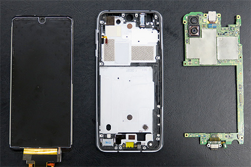 画像ギャラリー No.035のサムネイル画像 / 【PR】シャープの新世代ハイエンドスマートフォン「AQUOS R2」が登場。“R”を超えたディスプレイや高性能の秘密とは