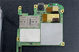 画像ギャラリー No.051のサムネイル画像 / 【PR】シャープの新世代ハイエンドスマートフォン「AQUOS R2」が登場。“R”を超えたディスプレイや高性能の秘密とは