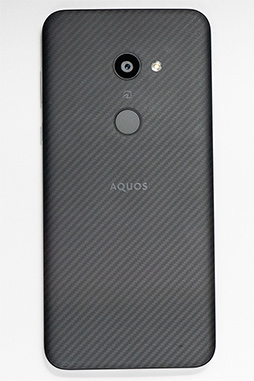 画像ギャラリー No.004のサムネイル画像 / シャープの新型ハイエンドスマホ「AQUOS zero」が実現したのは「価値ある軽量」。開発陣にコンセプトと技術的ポイントを聞いてみた