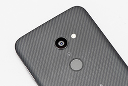 画像ギャラリー No.012のサムネイル画像 / シャープの新型ハイエンドスマホ「AQUOS zero」が実現したのは「価値ある軽量」。開発陣にコンセプトと技術的ポイントを聞いてみた