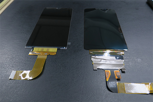 画像ギャラリー No.028のサムネイル画像 / シャープの新型ハイエンドスマホ「AQUOS zero」が実現したのは「価値ある軽量」。開発陣にコンセプトと技術的ポイントを聞いてみた
