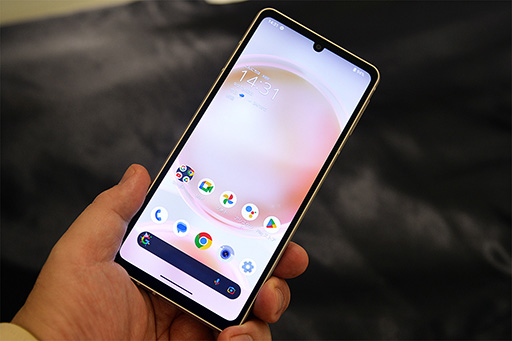 画像ギャラリー No.001のサムネイル画像 / ミドルクラススマホ「AQUOS sense8」がシャープから登場。カメラ機能の強化と長時間駆動が見どころだ