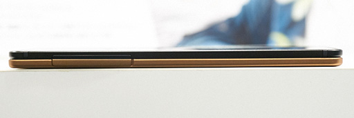 画像ギャラリー No.013のサムネイル画像 / NTTドコモ冬モデル「arrows NX」&「V20 PRO」テストレポート。堅牢性重視のミドルクラスと高音質サウンドが魅力のハイエンド端末をチェック
