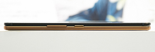 画像ギャラリー No.014のサムネイル画像 / NTTドコモ冬モデル「arrows NX」&「V20 PRO」テストレポート。堅牢性重視のミドルクラスと高音質サウンドが魅力のハイエンド端末をチェック
