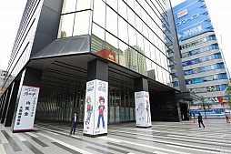 画像ギャラリー No.001のサムネイル画像 / 「ヴァイスシュヴァルツ」「ChaosTCG」「バディファイト」「ヴァンガード」の新情報が明かされた「ブシロードTCG内覧会」をレポート