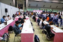 画像ギャラリー No.092のサムネイル画像 / 「ブシロード10周年祭」は大盛況のうちに終幕。多数の来場者がカードファイトや展示を楽しんだ会場の模様やステージイベントをレポート