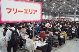 画像ギャラリー No.003のサムネイル画像 / 過去最大級の規模で行われた「大ヴァンガ祭×大バディ祭2019＋しろくろフェス2019」をレポート